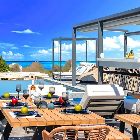 Grey Grand Privater Pool Asprouliánoi