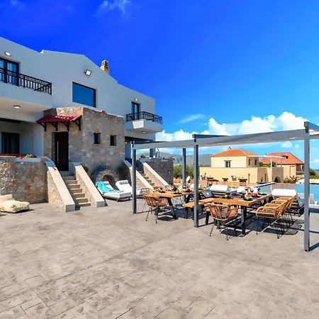 Grey Grand Privater Pool *